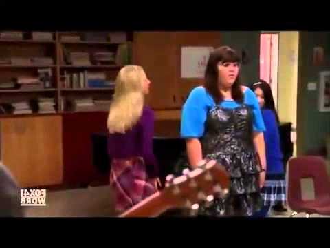Glee i know what boys like (full performance), 
