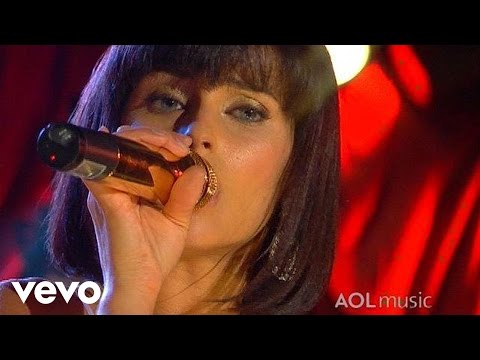 Nelly Furtado - Turn Off The Light (Live at the Roxy)