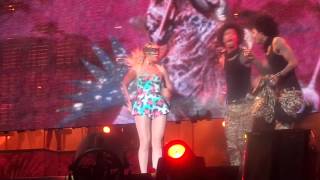 Beyoncé sambando e dançando funk - Grown Woman - The Mrs Carter Show In Brasília