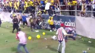 Pelean Aficionados Chivas vs America