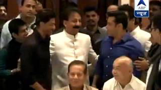 Shah Rukh, Salman hug each other once again at Baba Siddiqui's Iftar party