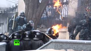«Беркут» в огне: свыше 100 правоохранителей пострадали при столкновениях в Киеве