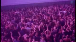 Kasabian Kilmarnock Balcony Jump - Extreme Stage Dive