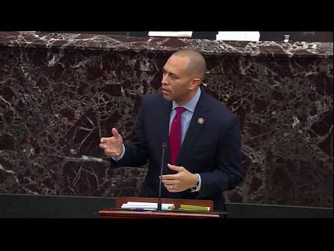 WATCH: Rep. Jeffries jokes about subpoenaing Baseball Hall of Fame over Jeter