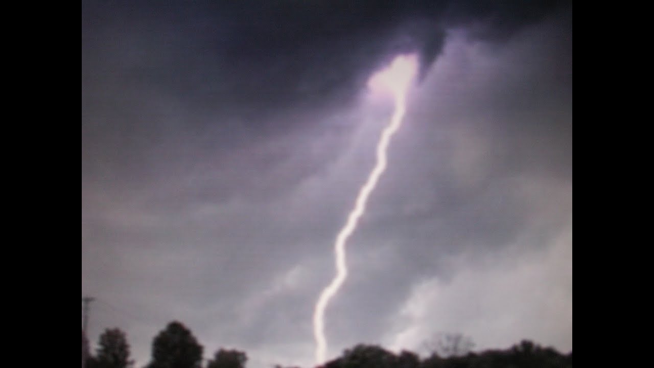 Great Lightning Storm Loud Thunder & Heavy Rain St.louis 7/30/2011