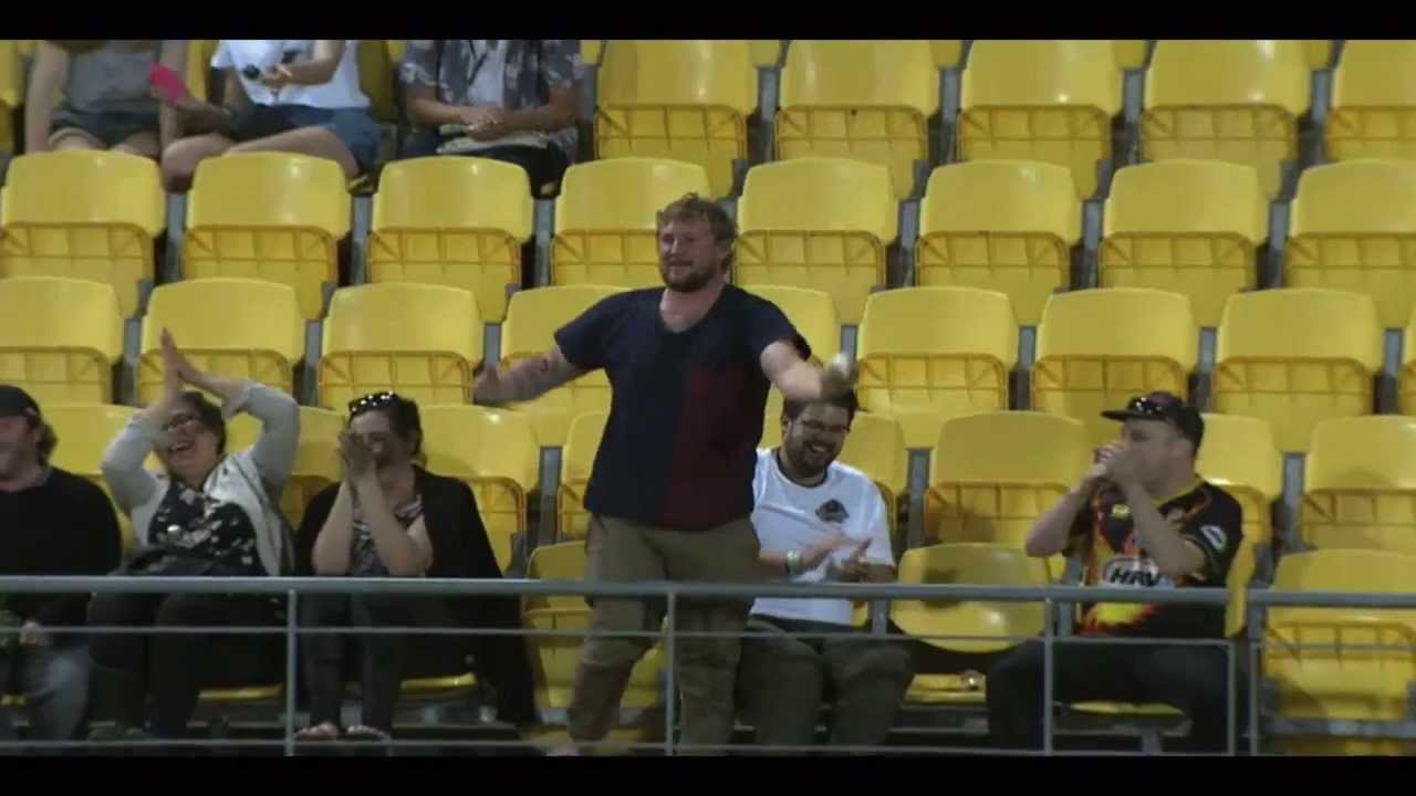 Cricket fan takes unbelievable crowd catch Cricket fan takes unbelievable crowd catch