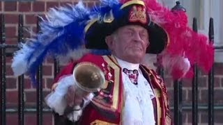 Town crier announces birth of royal baby