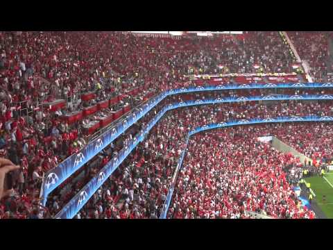 Hình ảnh trong video Hino Do Benfica (Benfica x Manchester)