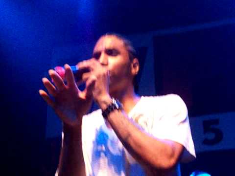 Trey Songz SInging Gotta Go Live - YouTube