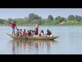 Une barque sur le fleuve Sénégal