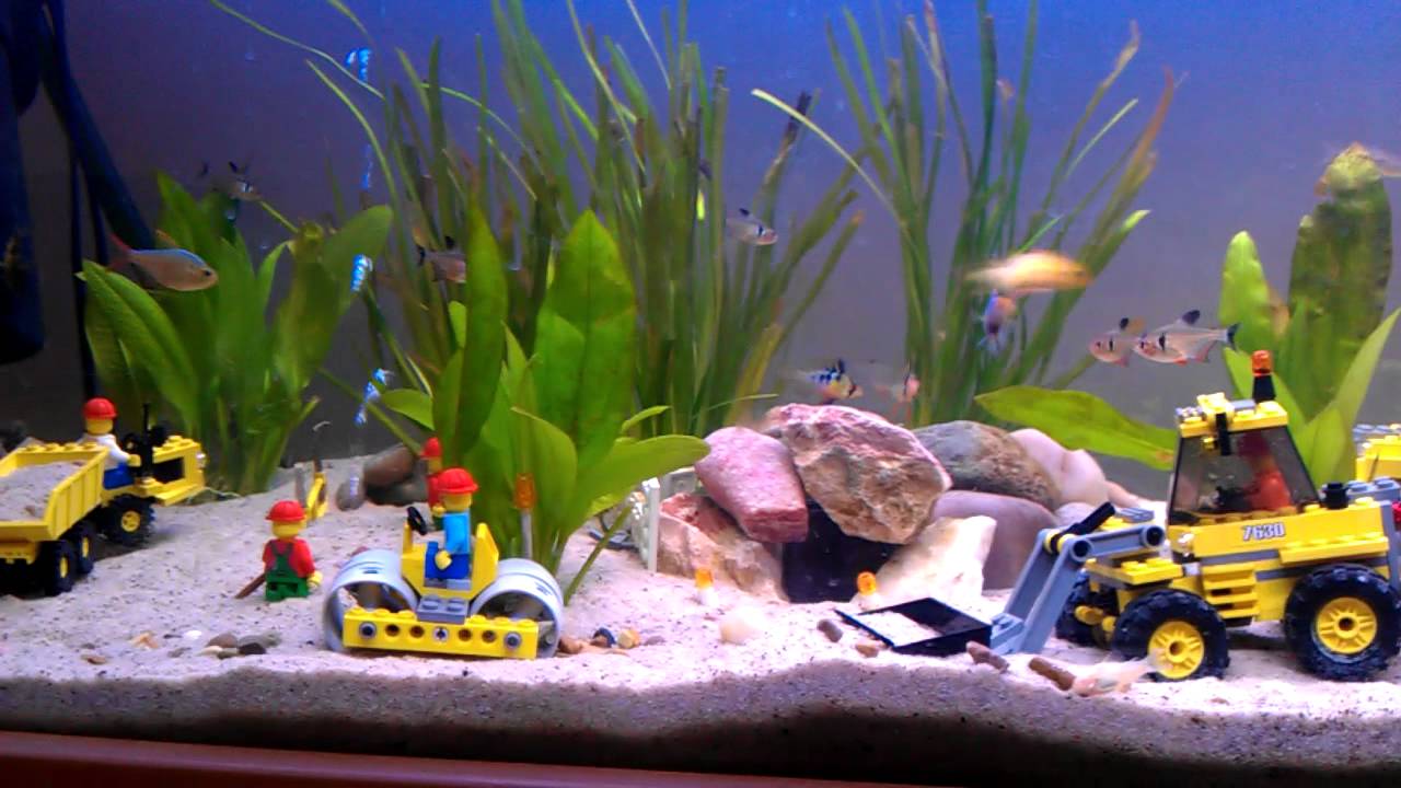 Lego fish tank mk2 - YouTube