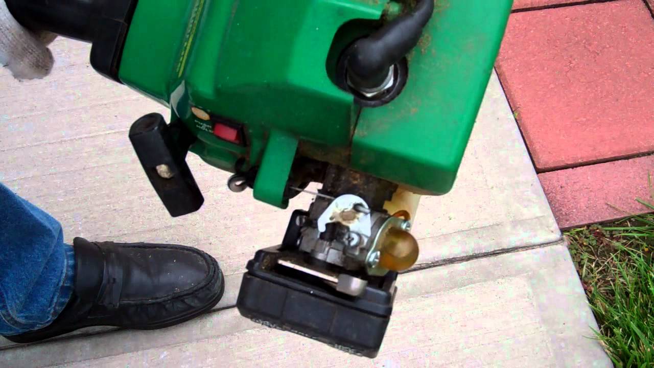 Minor adjustments on the Weedeater featherlite trimmer Fl 20 / FL 21