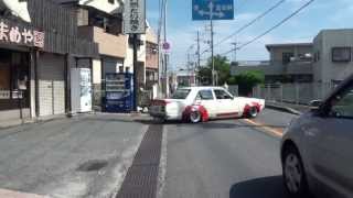 可愛い彼女とシャコタンブギ　チェイサー　車高短　オーバーフェンダー