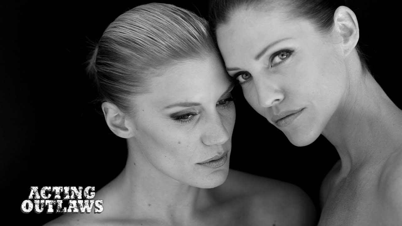 ACTING OUTLAWS 20132014 Calendar Photo Shoot Katee Sackhoff & Tricia