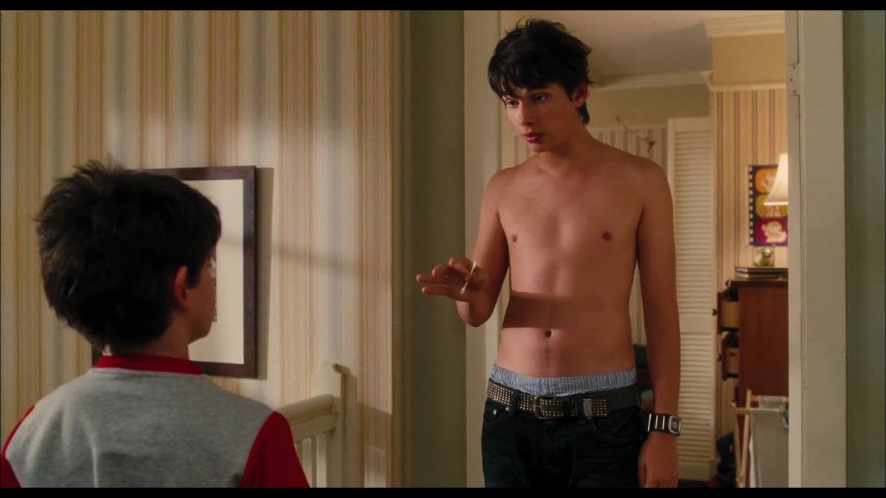 Diary of a Wimpy Kid Trailer - YouTube