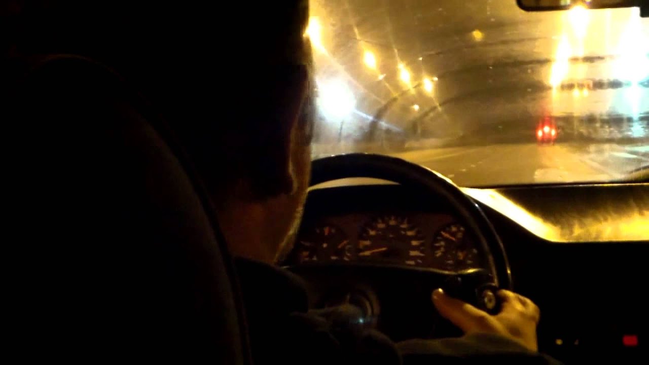Șofer de taxi la telefon cu semințe. Tbilisi #Georgia
