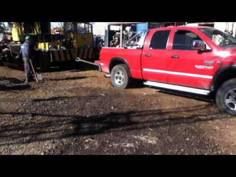 Hình ảnh trong video DODGE RAM 2500 DIESEL TIRANDO GRUA DE 30