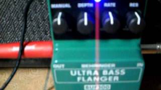 Behringer BUF300 Ultra Bass Flanger Review.AVI