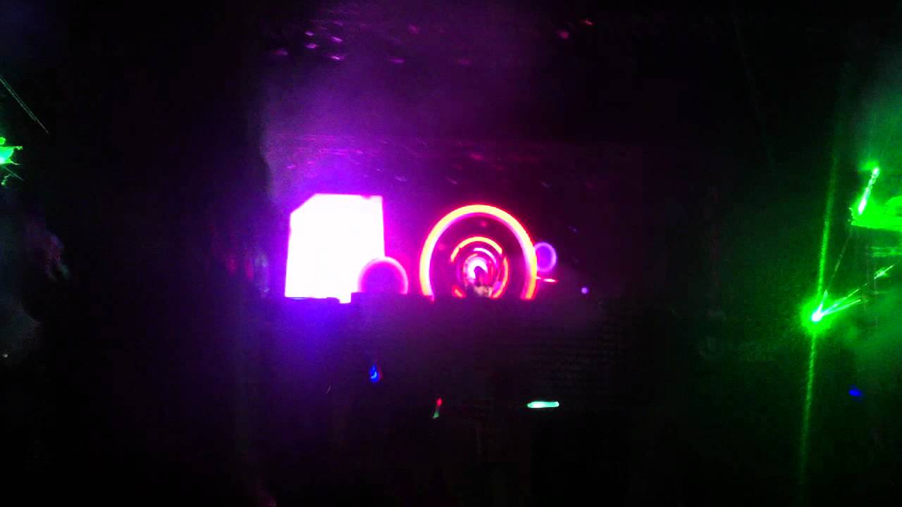 Tiesto Hell Yeah @Ultra Music Festival Korea 2012 - YouTube