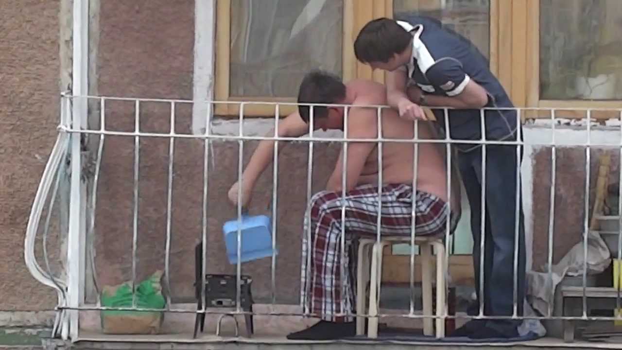 На балконе шашлык " россия - моя любимая страна!.