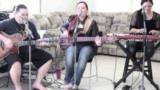 Am A Queen Acoustic - Lilo De Lima of Kapena