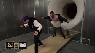 Proefkonijnen voorproef - Dennis en Valerio in een windtunnel