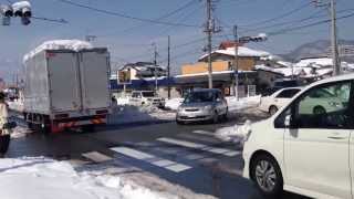 【大雪情報】2.17 11:30　国道20号 石和ドンキホーテ前交差点 （山梨県笛吹市）