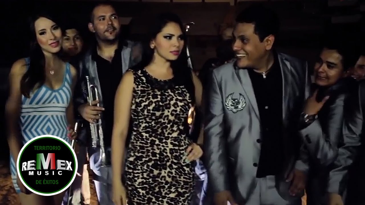 Banda Tierra Sagrada - La buena y la mala (el dilema) VIDEO OFICIAL - Corridos VIP