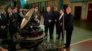 Лукашенко посетил предприятия оборонного сектора в Борисове