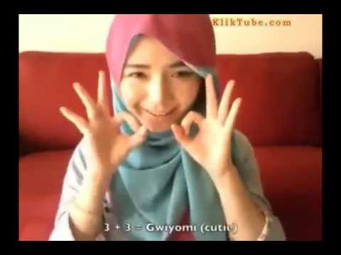 Gadis Cantik Berjilbab Imut - YouTube