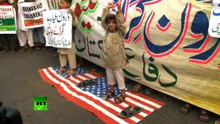 Пакистанцы протестуют против авиаударов беспилотников США