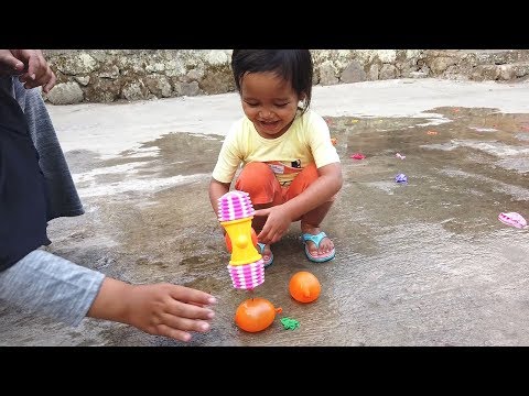 AFSHEENA BERNYANYI FINGER FAMILY SONG Belajar Warna Dengan Balon Lucu & Meletuskanya