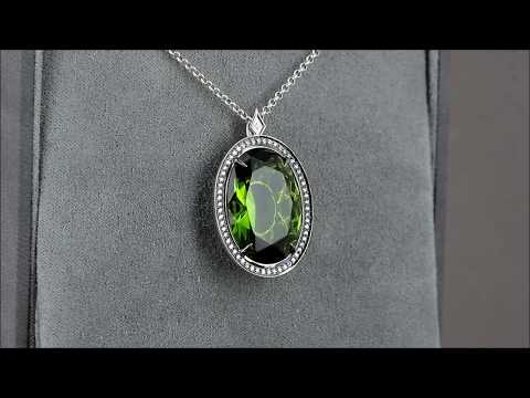 Кулон с натуральным хризолитом и бриллиантами