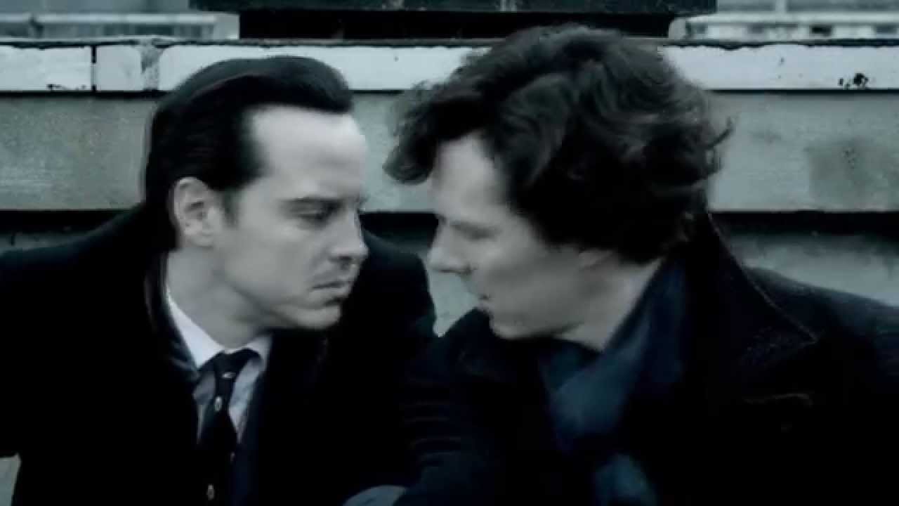 Sherlock S3 - Moriarty and Sherlock kiss - YouTube