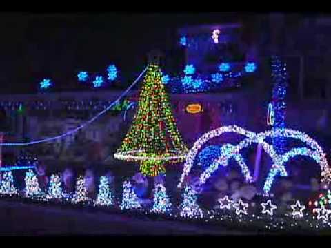 42,000 Christmas LED Lights Dance to Coca Cola Holiday Song - YouTube