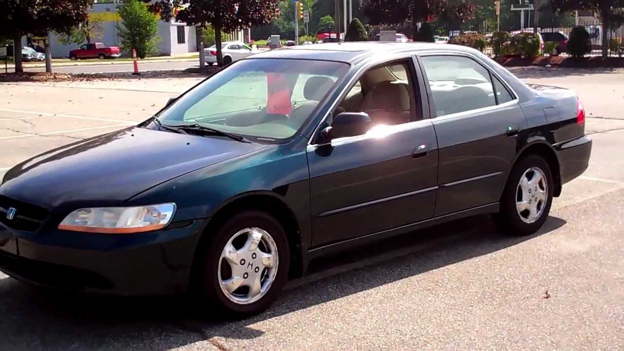 What are some general features of the 2000 Honda Accord?
