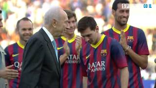 Shimon Peres kicks Lionel Messi