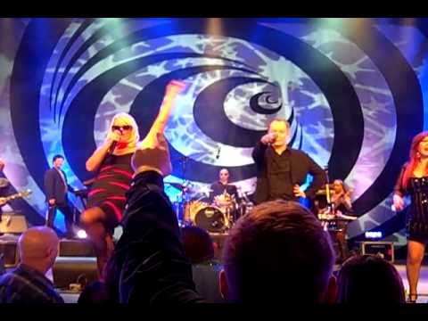 The B-52s 02.18.11 Athens GA - YouTube