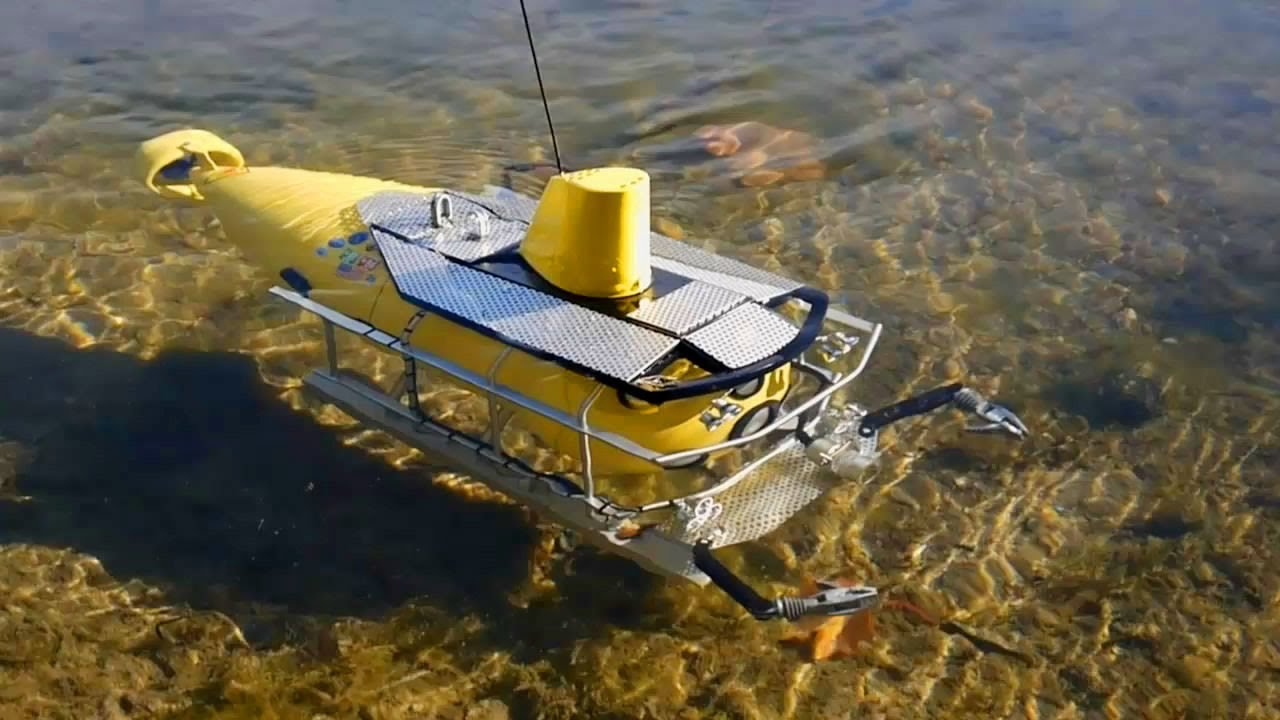 radio controlled submarine with camera