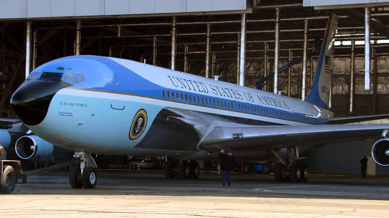 SAM 26000 -- Kennedy's Air Force One - YouTube