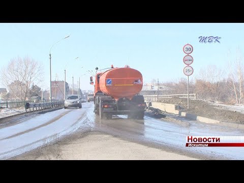 А на обед - уборка улиц. Водитель универсального КАМАЗа Дмитрий Оводов рассказывает об искитимской весне, своей машине и службе