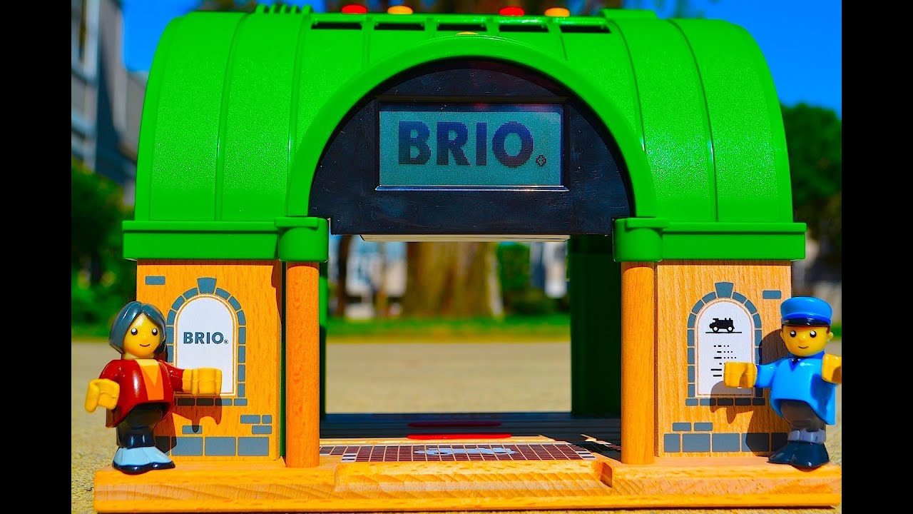 BRIO Wooden Railway CENTRAL STATION Toy Train Review 33655 - YouTube