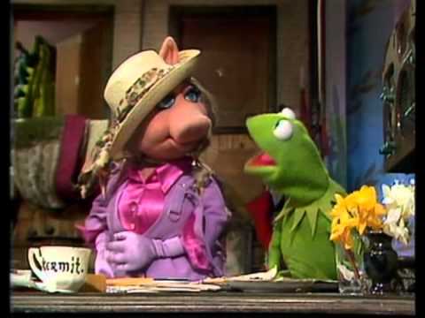 The Muppet Show - Miss Piggy appears angry - YouTube