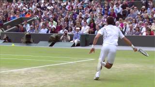 Incredible flexibility from Novak Djokovic as he does the splits