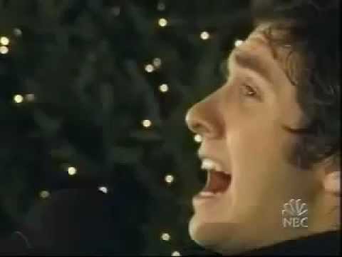 Josh Groban - "O Holy Night" - Rockefeller Center (2002) - YouTube