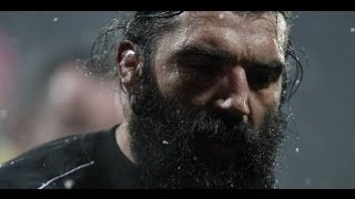 Chabal met Marc Giraud K.O en lui mettant un pain de l'espace