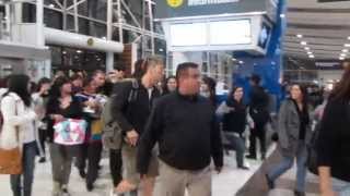 TVXQ! - Aeropuerto SCL (1) - Chile - 08/07/2013