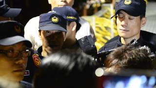 Taiwan's riot police deported media reporter 1