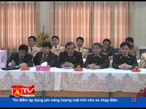 Phó Bí thư thường trực Thành ủy Hà Nội thăm, chúc tết phòng CSGT và CSCĐ