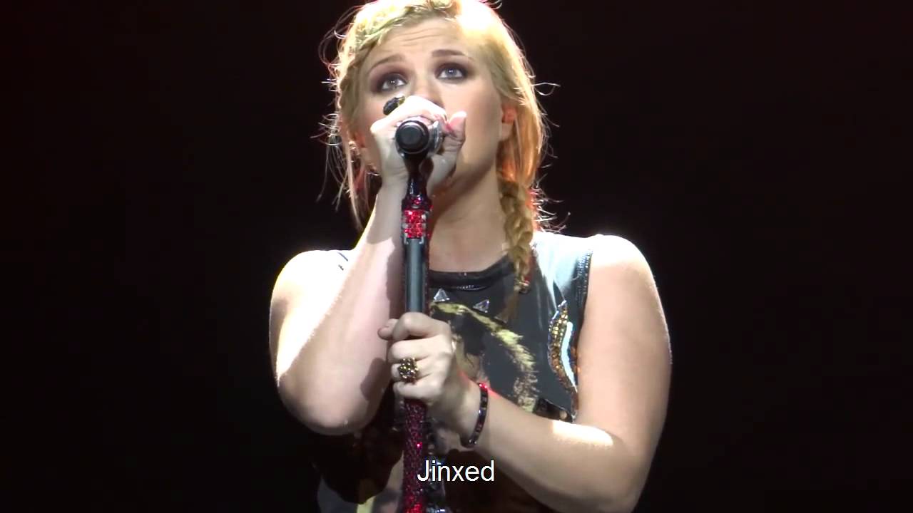 Kelly Clarkson Go rest high on that mountain (Nashville